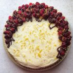 Торт-безе з малиною